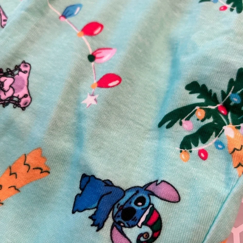 NWT Old Navy & Disney White Top Lilo & Stitch Pajama Set.    Size S (6)